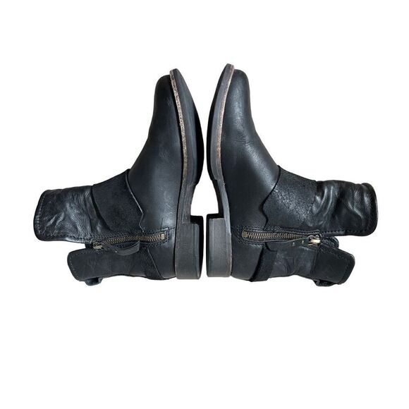 UGG Women's Cybele Buckly Biker Boots size 6 Leather Black - Picture 8 of 11